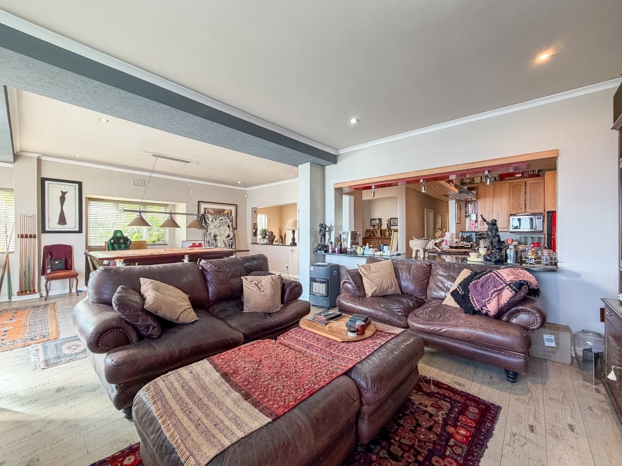 4 Bedroom Property for Sale in Bantry Bay Western Cape